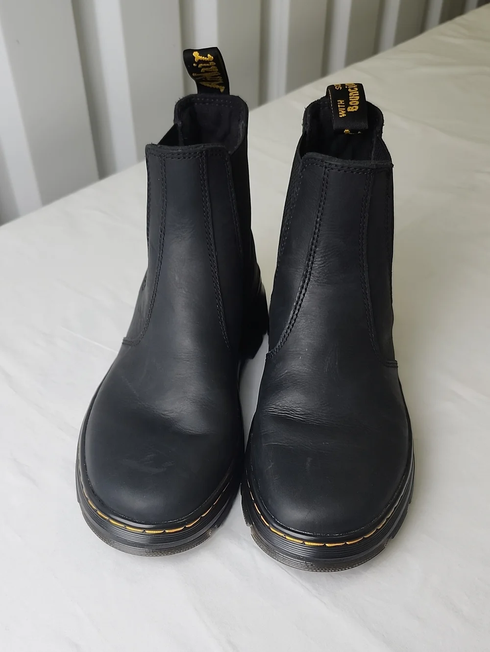 Dr. Martens Unisex Embury Black Wyoming Leather Chelsea Boots Size L8 W9 Classic